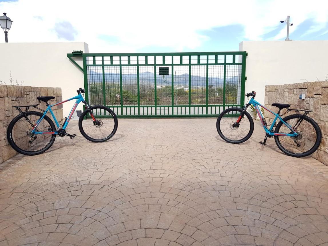 Appt 401-3-Bed-Heaven Beach-Paseo-All Year Heated Pool-Free Bikes エステポナ エクステリア 写真