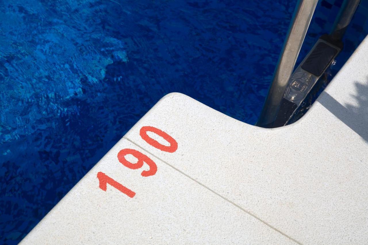 Appt 401-3-Bed-Heaven Beach-Paseo-All Year Heated Pool-Free Bikes エステポナ エクステリア 写真